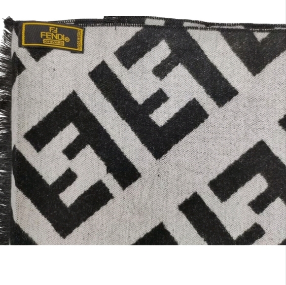 🧧NWOT Fendi Zucca Cashmere Scarf🥎GIFT - Picture 5 of 8